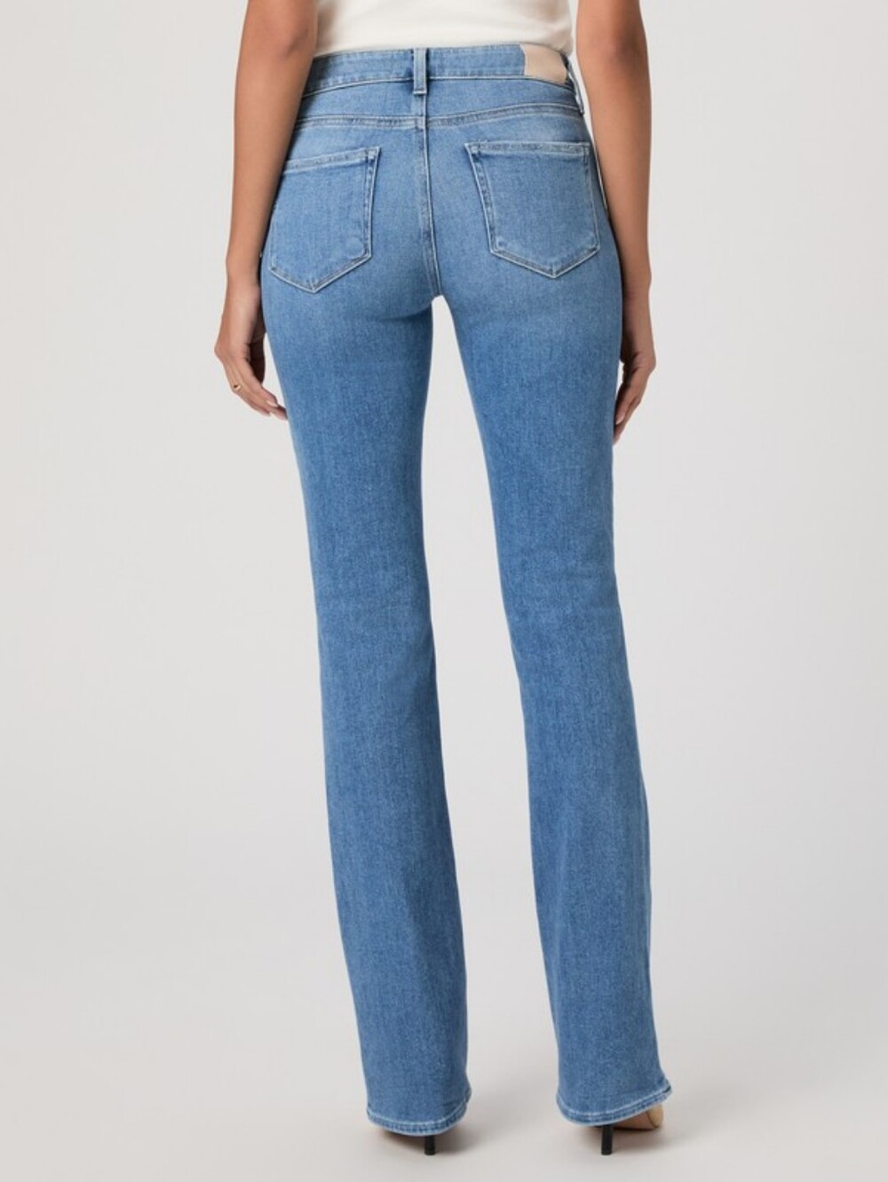 NWT- PAIGE Mid Rise Manhattan 32" Bootcut Jean Women's Size 28 - Picture 4 of 14